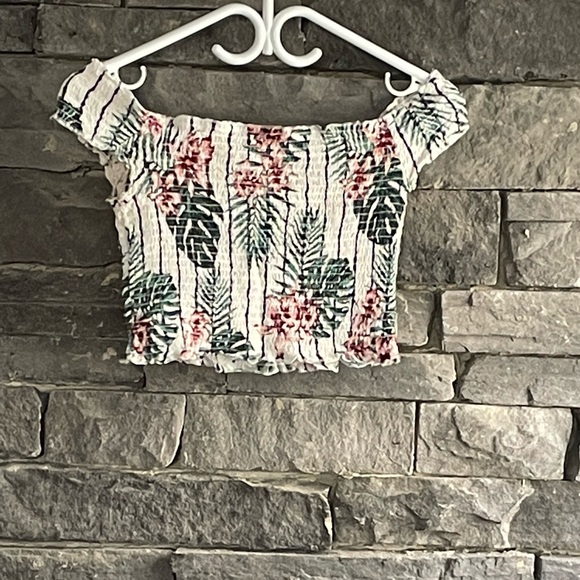 Guess stretchy crop top with flower pattern - Picture 2 of 3